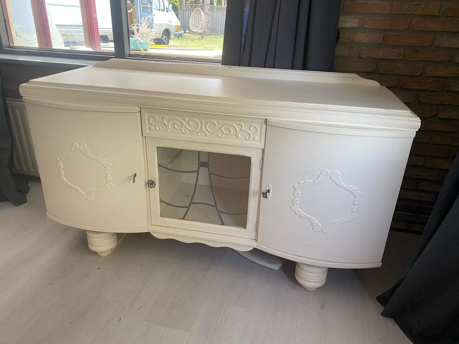 Brocante Antiek dressoir - Wit met sierlijke details, Ophalen, Gebruikt, 100 tot 150 cm, 25 tot 50 cm