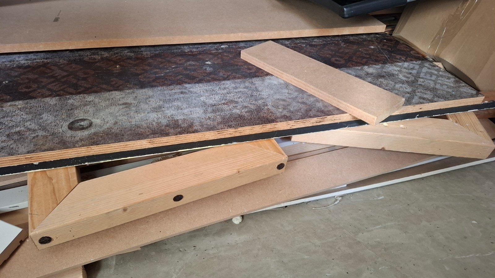 Diverse houten latten, plinten, MDF platen - Ideaal v klus, Ophalen, Minder dan 25 mm, Overige typen, Zo goed als nieuw