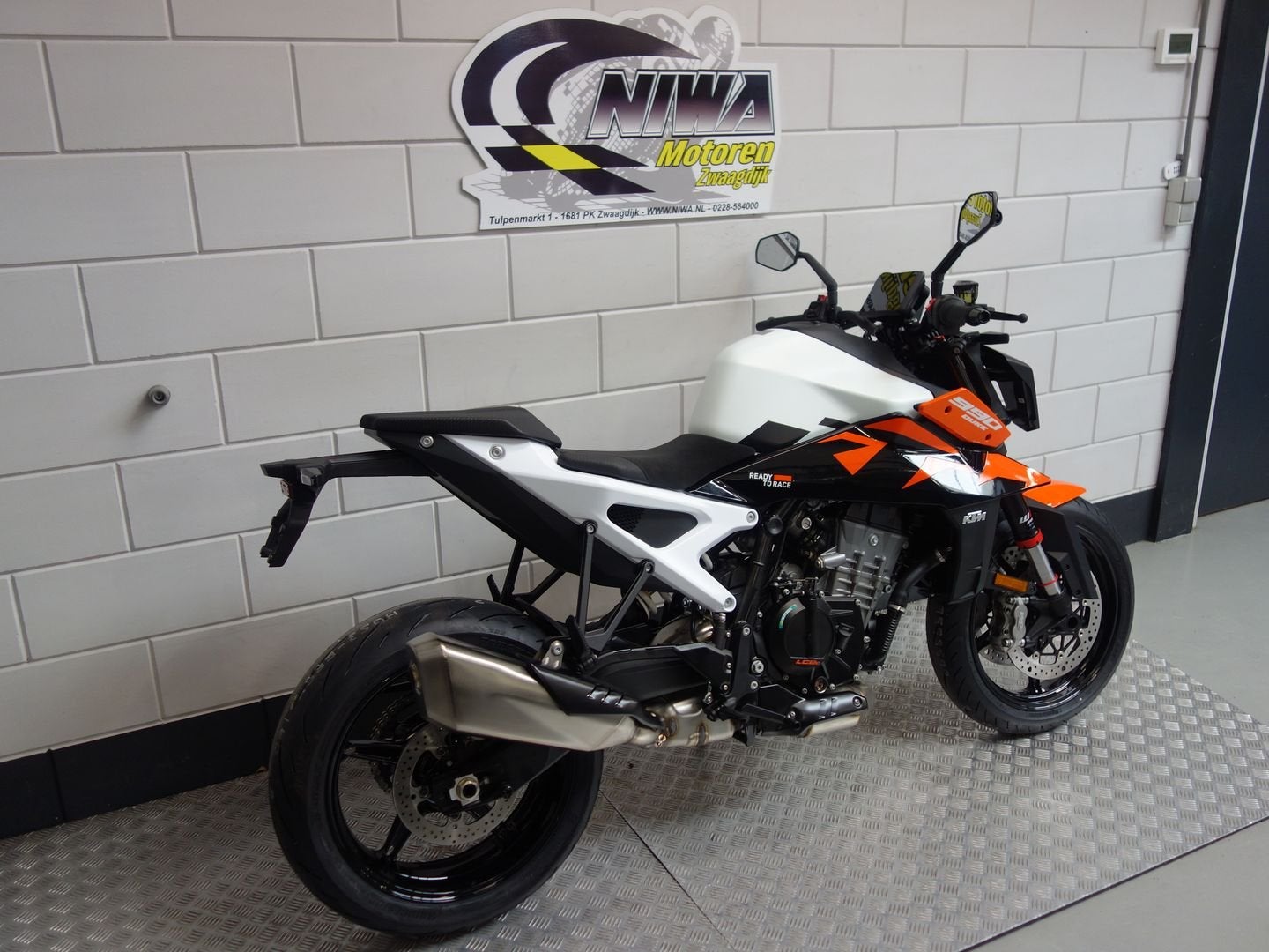 KTM 990 Duke, Motoren, 2 cilinders, KTM, Motorrijbewijs A, Bedrijf