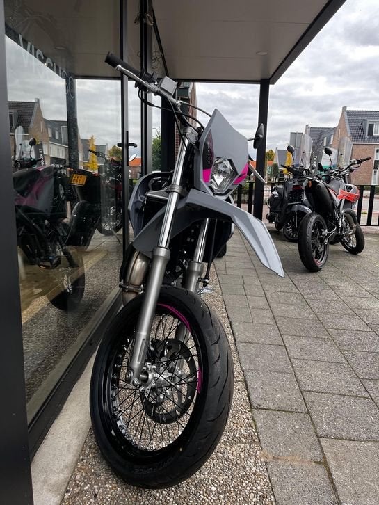 Rieju MRT SM | Mat Grey / Orange | Vandaag Nog Rijden??, RIEJU, Maximaal 45 km/u, Onbekend, Nieuw
