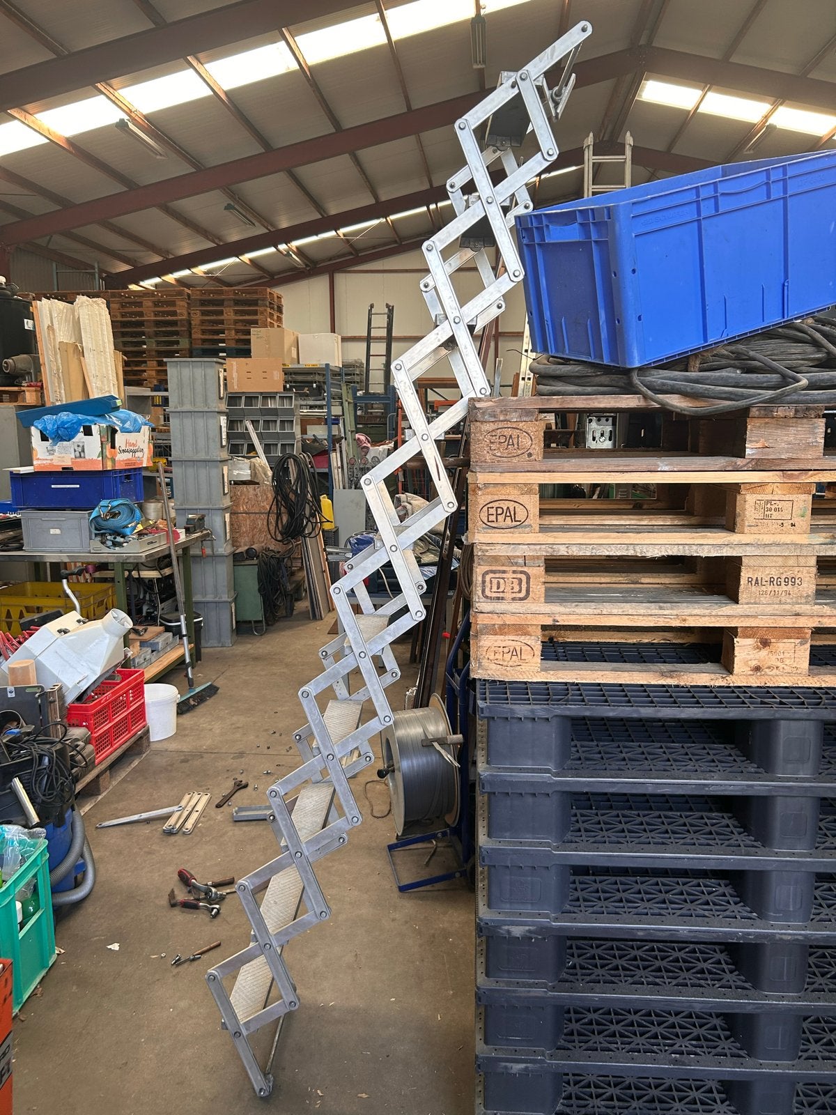 Aluminium Schaartrap - vlizotrap Opvouwbaar en Compact, Doe-het-zelf en Verbouw, Ladders en Trappen, Ophalen, Gebruikt, Trap, Opvouwbaar of Inschuifbaar
