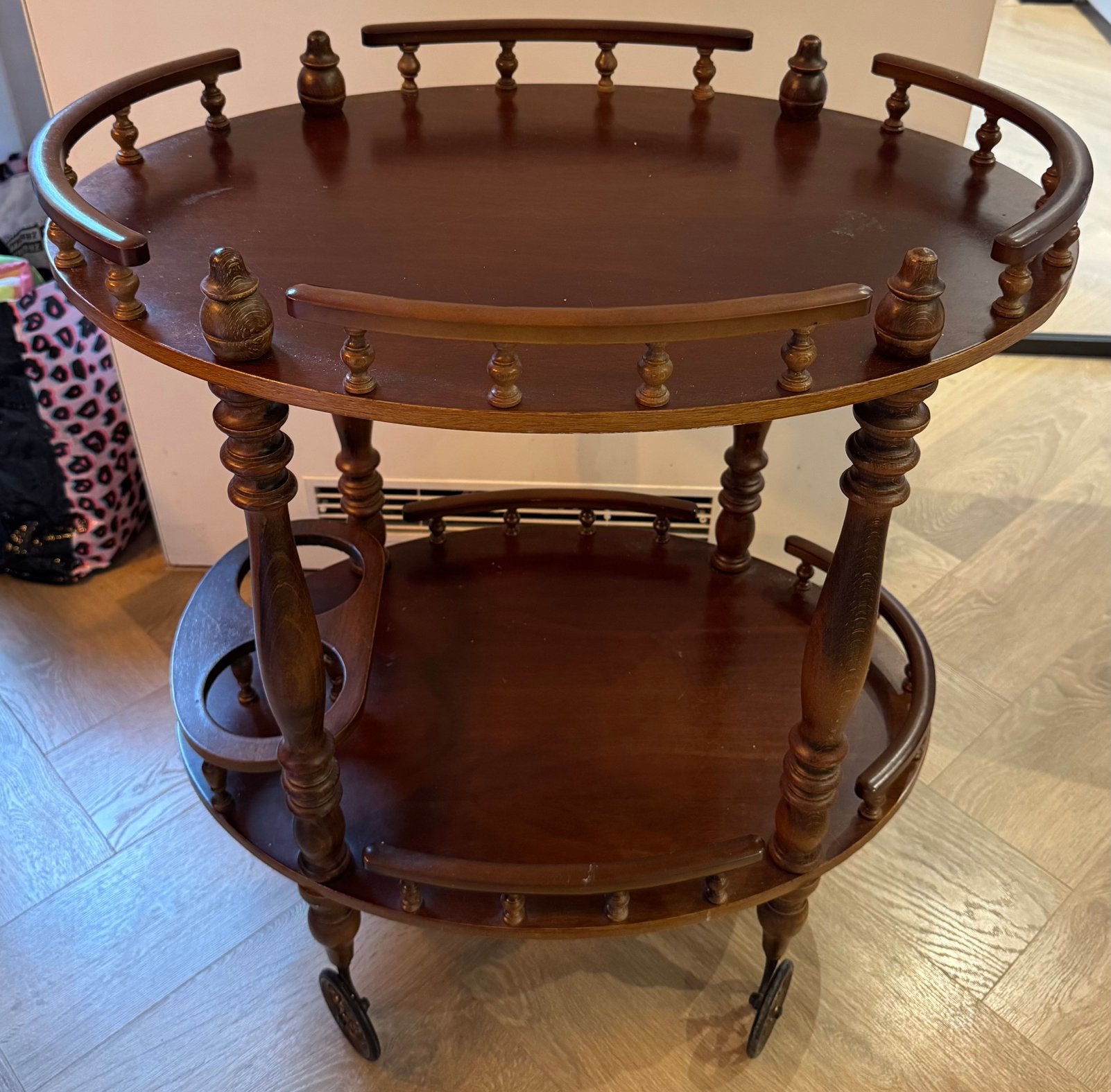 Antiek bijzet tafel, Ophalen