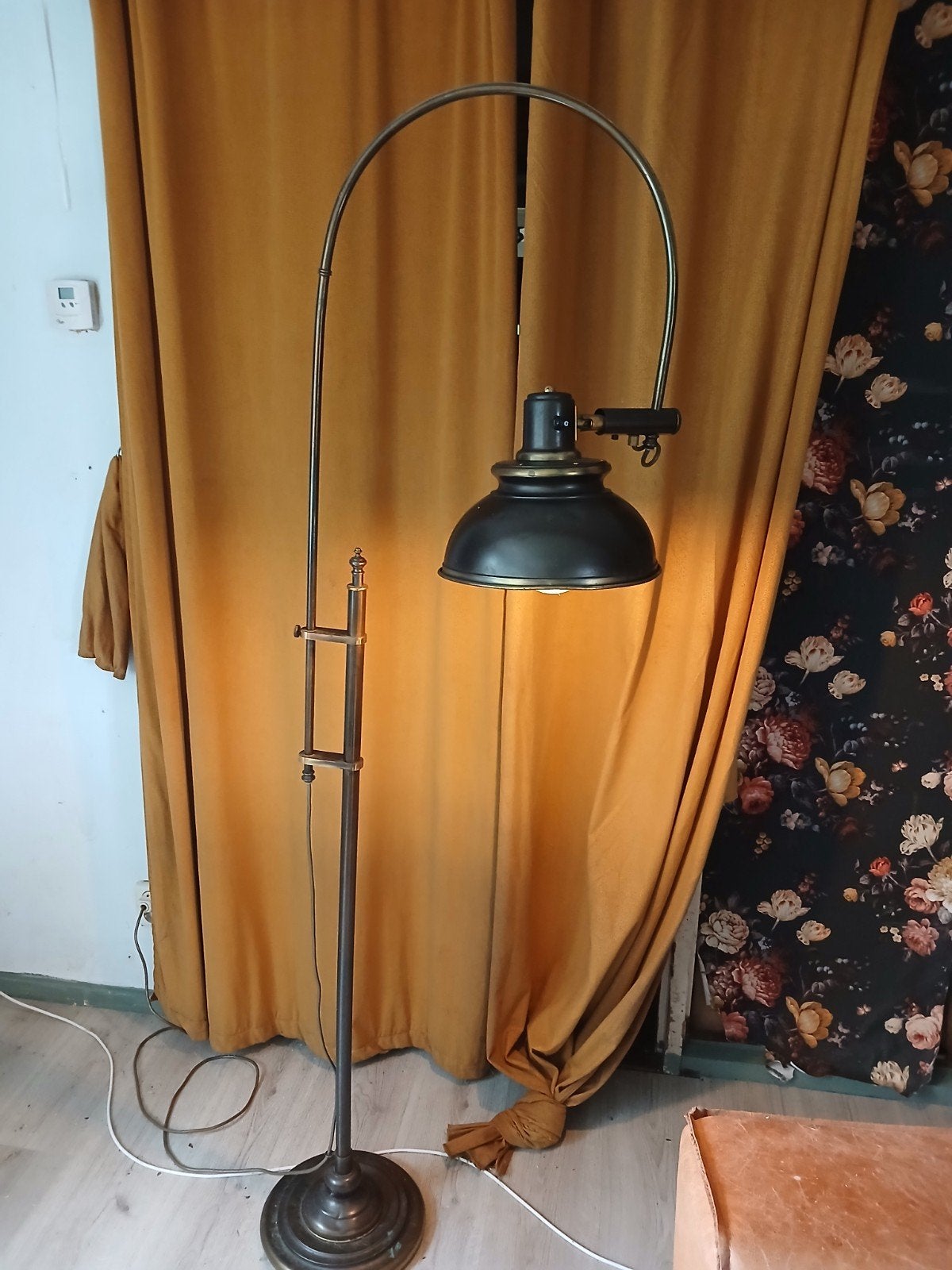 unieke industriële booglamp/ vloerlamp, Ophalen