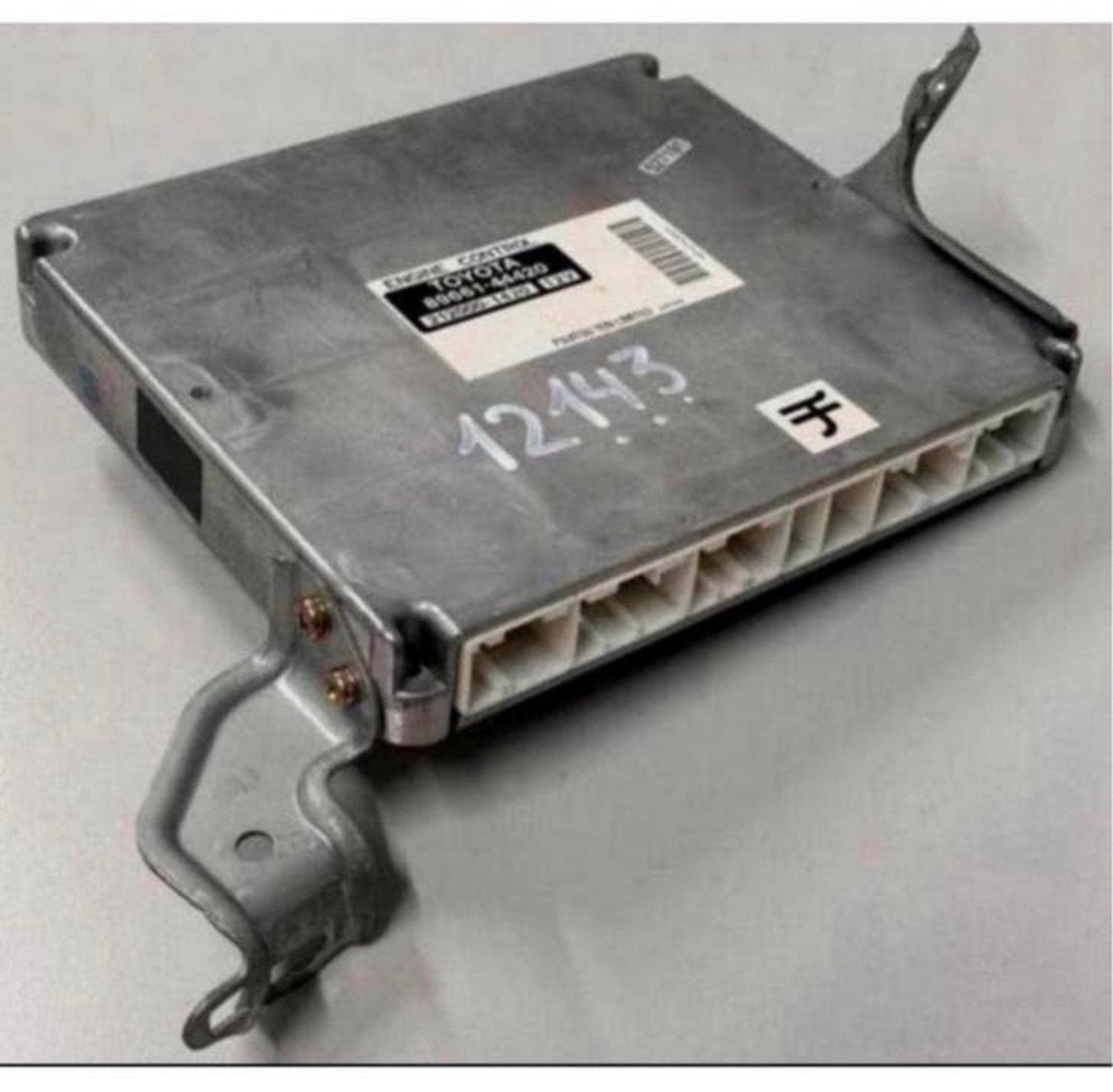 Toyota Avensis Verso ECU + Codes 8966144420 2120001420 oem, Ophalen of Verzenden, G, H, B