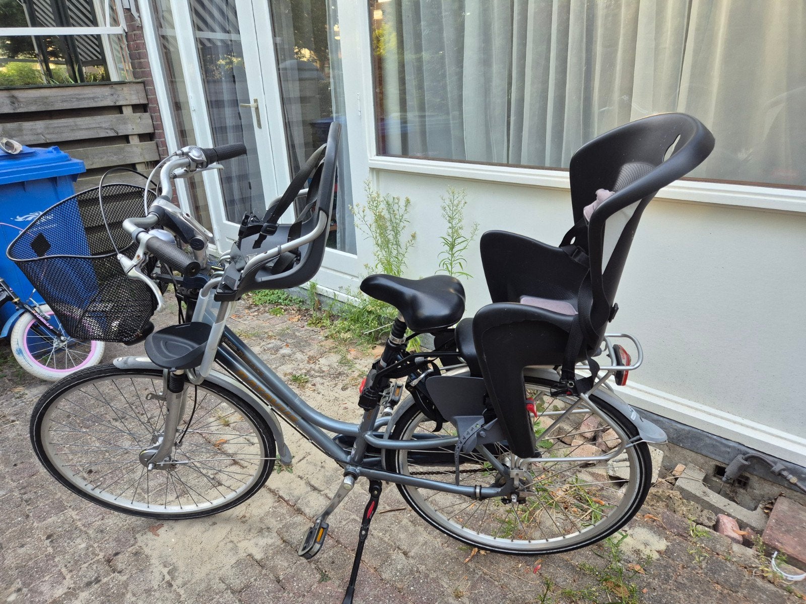 Damesfiets met kinderzitjes voor en achter (opknapper), Achterzitje, Onbekend, 9 t/m 18 kg, Ophalen of Verzenden
