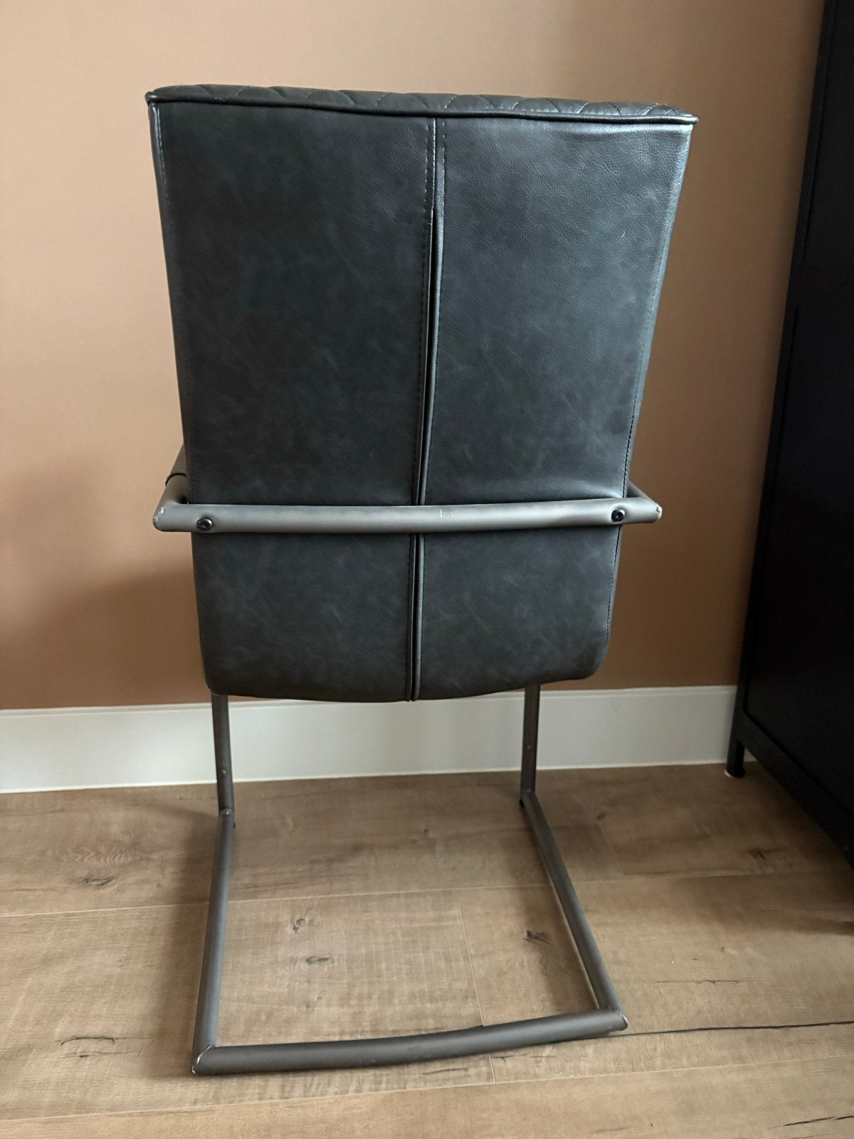 Grijze eetkamerstoelen, Huis en Inrichting, Stoelen, Gebruikt, Ophalen of Verzenden, Vier, Metaal