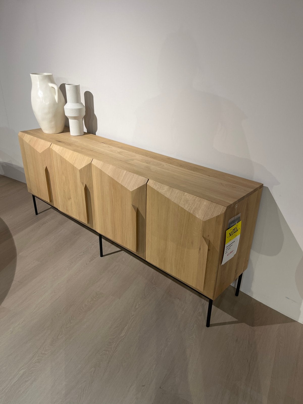 Ethnicraft Stairs Dressoir Massief Eiken Showroommodel, Ophalen, 150 tot 200 cm, Eikenhout, Zo goed als nieuw
