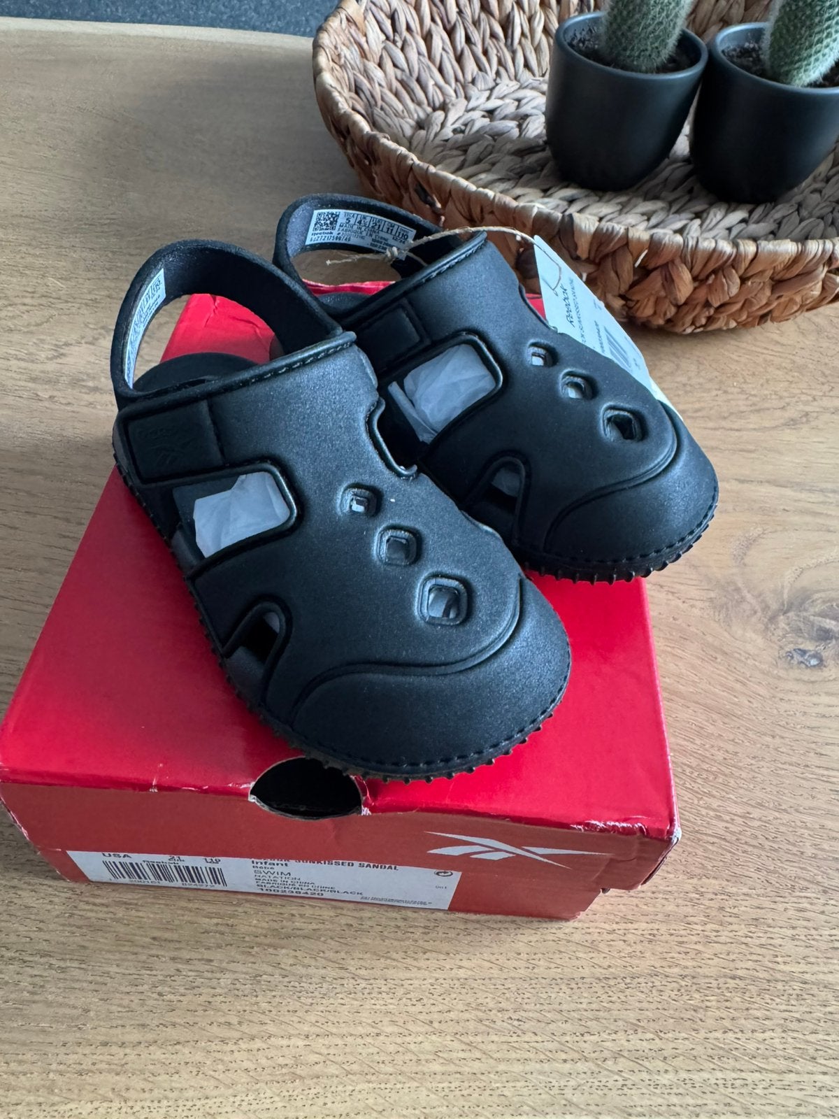 Sandalen Reebok, Kinderen en Baby's, Babykleding | Schoentjes en Sokjes, Ophalen of Verzenden, Nieuw, Jongetje of Meisje, Schoentjes