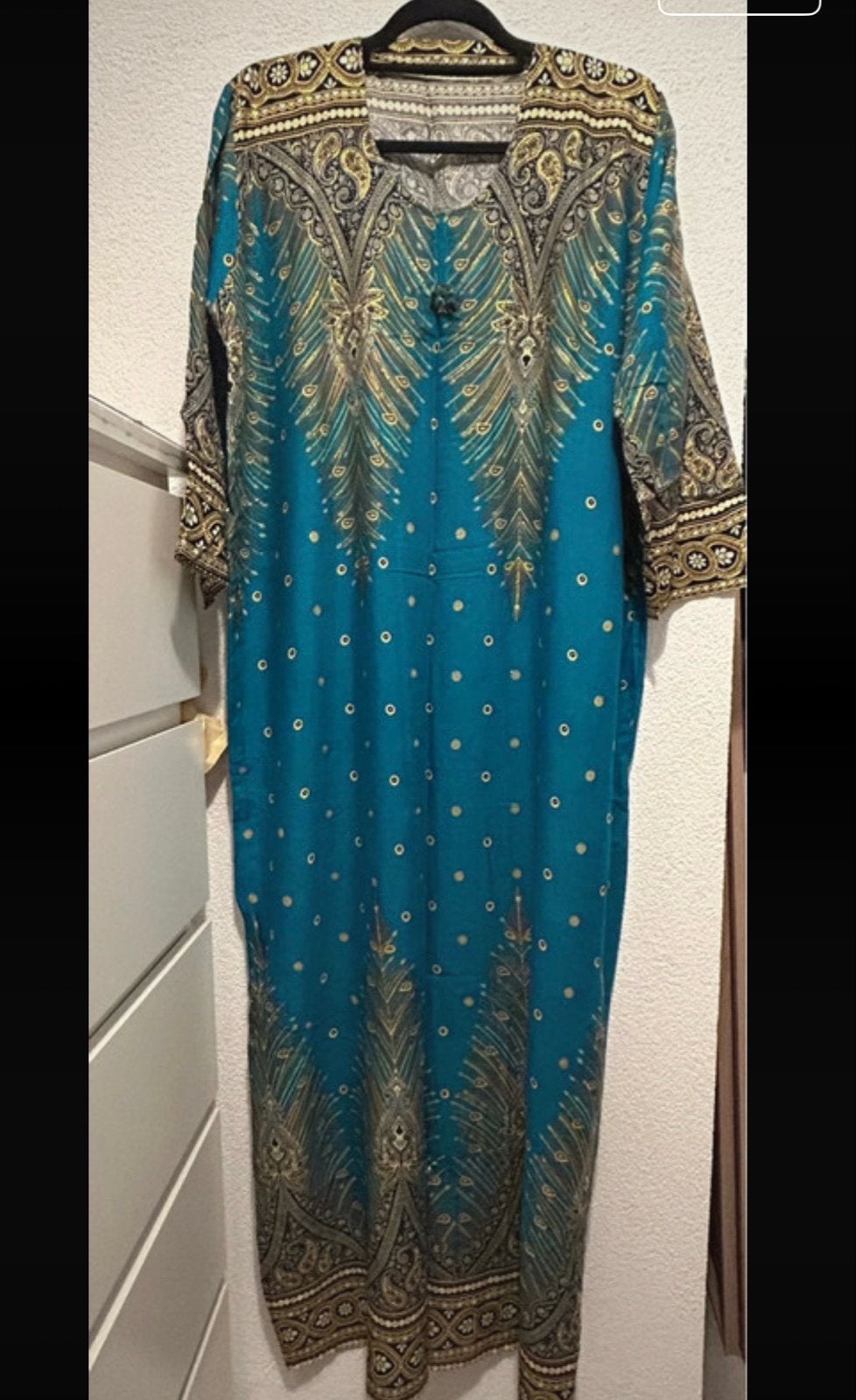 Lange jurk met pauwenverenprint, Kleding | Dames, Maat 42/44 (L), Zo goed als nieuw, Onder de knie, Verzenden