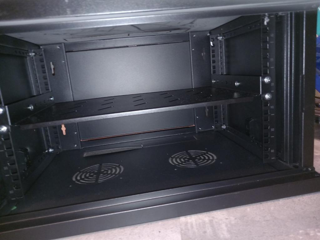 19 inch patchkast 6he met legbord zwart, Computers en Software, Serverkasten, Ophalen of Verzenden