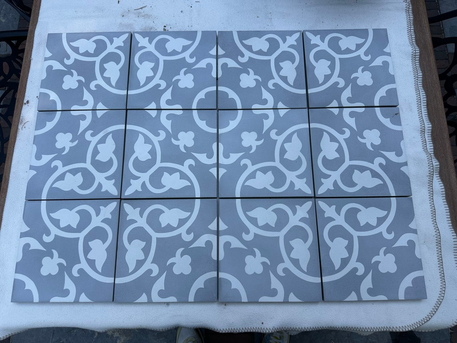 Azule Etnic Vintage Vloertegels “GRIS3” - Grijs/Wit Patroon, Doe-het-zelf en Verbouw, Tegels, Ophalen, Gebruikt, Keramiek, 20 tot 40 cm