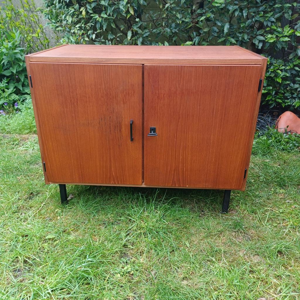 Dressoir teak hout design kastje., Huis en Inrichting, Kasten | Dressoirs, Ophalen, Gebruikt, Teakhout, Mooi Vintage design