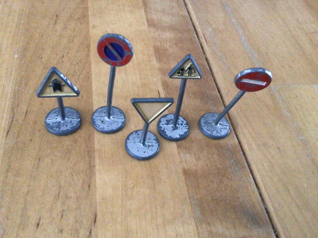 5 dinky toy/ meccano verkeersborden jaren 50, Ophalen of Verzenden