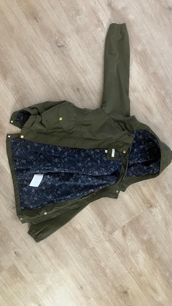 Meisjesjas maat 122 - Zomerjas of tussenjas, Kinderen en Baby's, Kinderkleding | Maat 122, Ophalen of Verzenden, Zo goed als nieuw