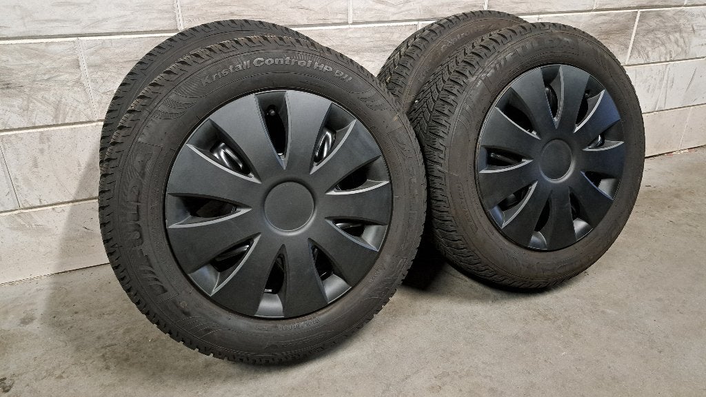 Winterbanden Sandero Stepway Captur Dogger 205/60/16, Auto-onderdelen, Gebruikt, 16 inch, Banden en Velgen, Personenwagen