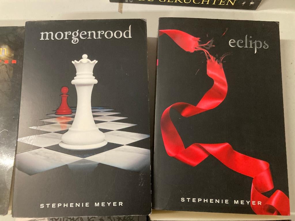 T.K. nog 7 Boeken van Stephenie Meyer Twilight Saga + DVD's, Ophalen of Verzenden, Gelezen, Stephenie Meyer