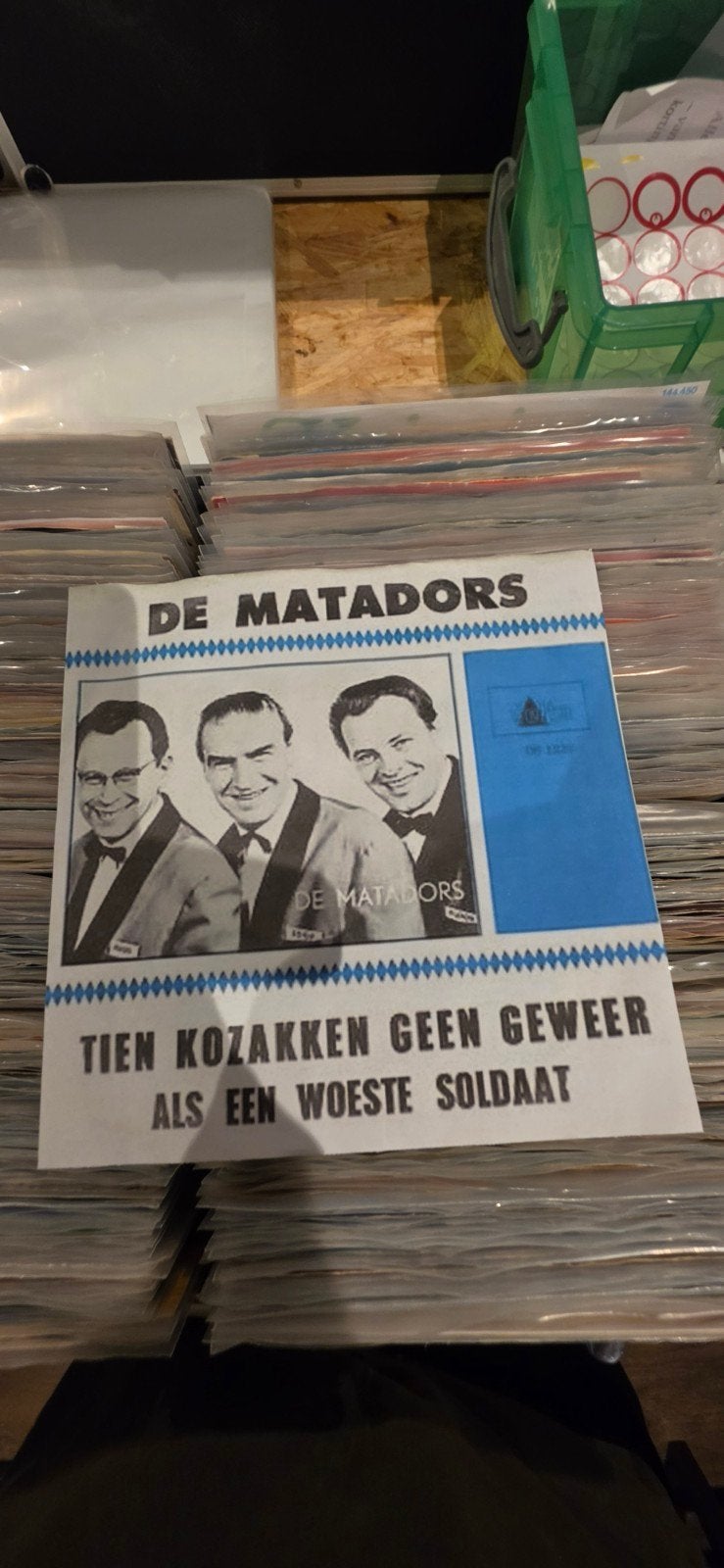 De Matadors - Tien Kozakken Geen Geweer / Als Een Woeste Sol, Ophalen, Gebruikt, 7 inch, Fotohoes