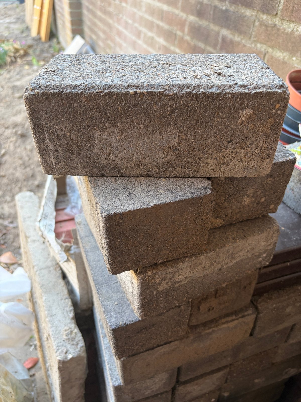 Betonklinkers - ca. 50 stuks (21x10.5x8 cm), Tuin en Terras, Tegels en Klinkers, Ophalen, Gebruikt, Klinkers, Minder dan 5 m²