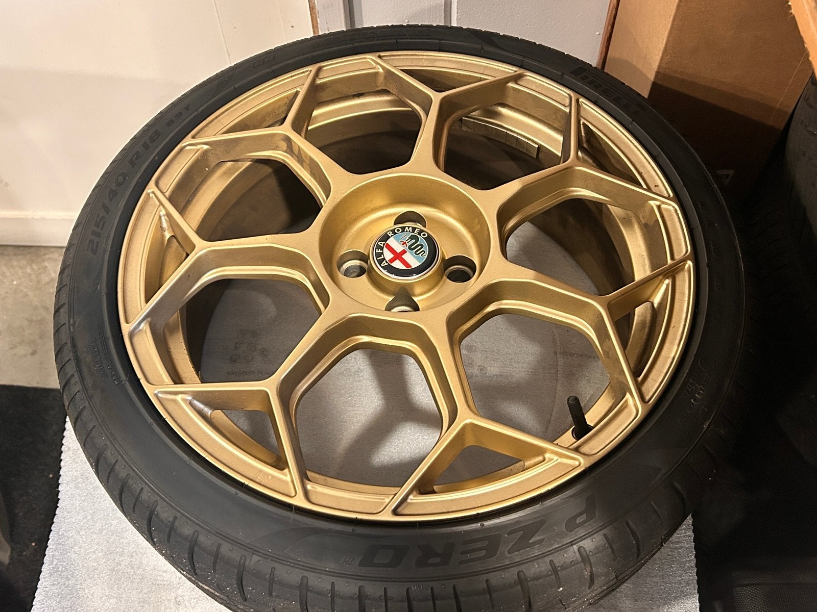 Set wielen GMP Racing Gold 4x98 18” + Pirelli, Auto-onderdelen, Ophalen, 18 inch, Banden en Velgen, Personenwagen