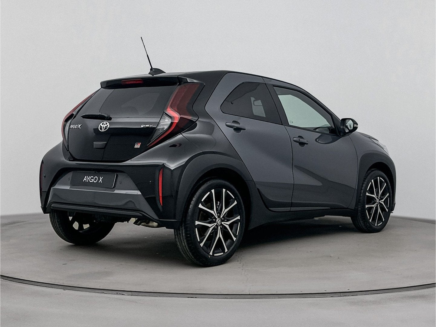 Toyota Aygo X Hybrid 115 GR Sport (bj 2026, automaat), 12 maanden, 4 stoelen, 116 pk, 1490 cc