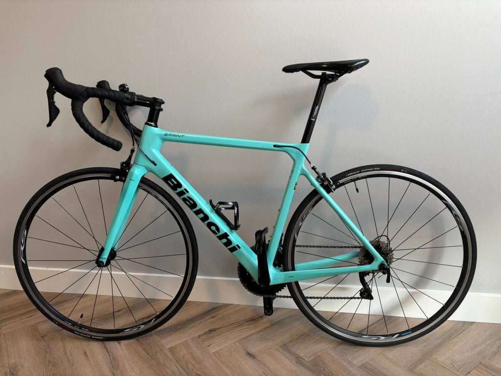 Bianchi Sprint 105 2021, 28 inch, Carbon, Zo goed als nieuw, Meer dan 20 versnellingen
