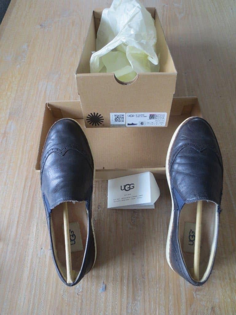 Dames Schoenen UGG: Leren schoenen maat 37- Te klein gekocht, Kleding | Dames, Schoenen, UGG, Blauw, Ophalen of Verzenden, Sneakers of Gympen