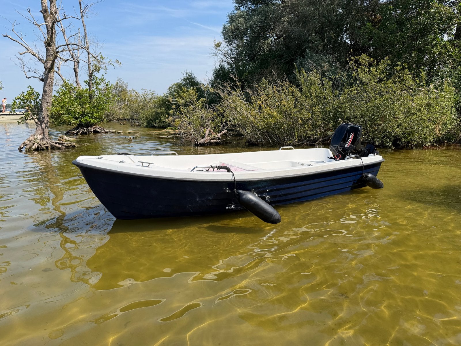 Leuke boot met een 9.9 suzuki motor en afdekzeil, Watersport en Boten, Ophalen, Zo goed als nieuw, Buitenboordmotor, Afdekzeil