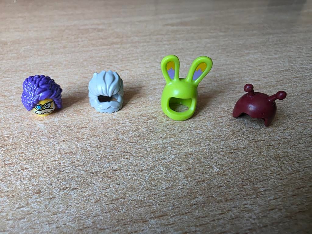 Diverse LEGO onderdelen: pepers, wapens, wielen, helmen, Ophalen of Verzenden, Gebruikt, Overige merken