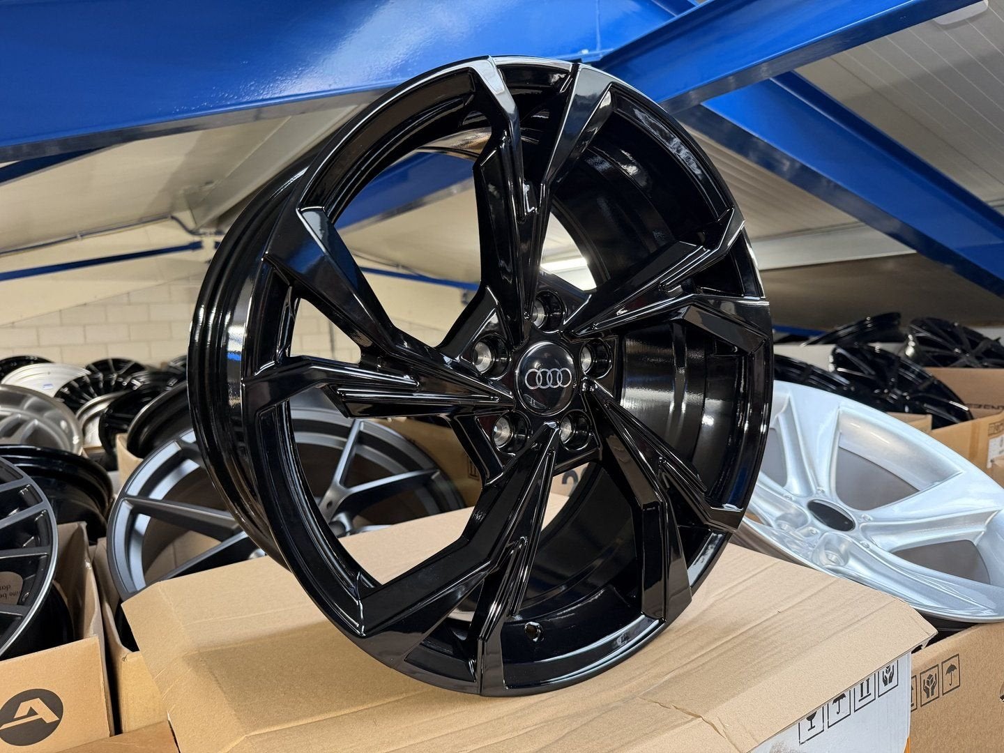NIEUW 18inch Audi VW Seat NEW RS Style Velgen 5x112, 18 inch, -, -, Banden en Velgen