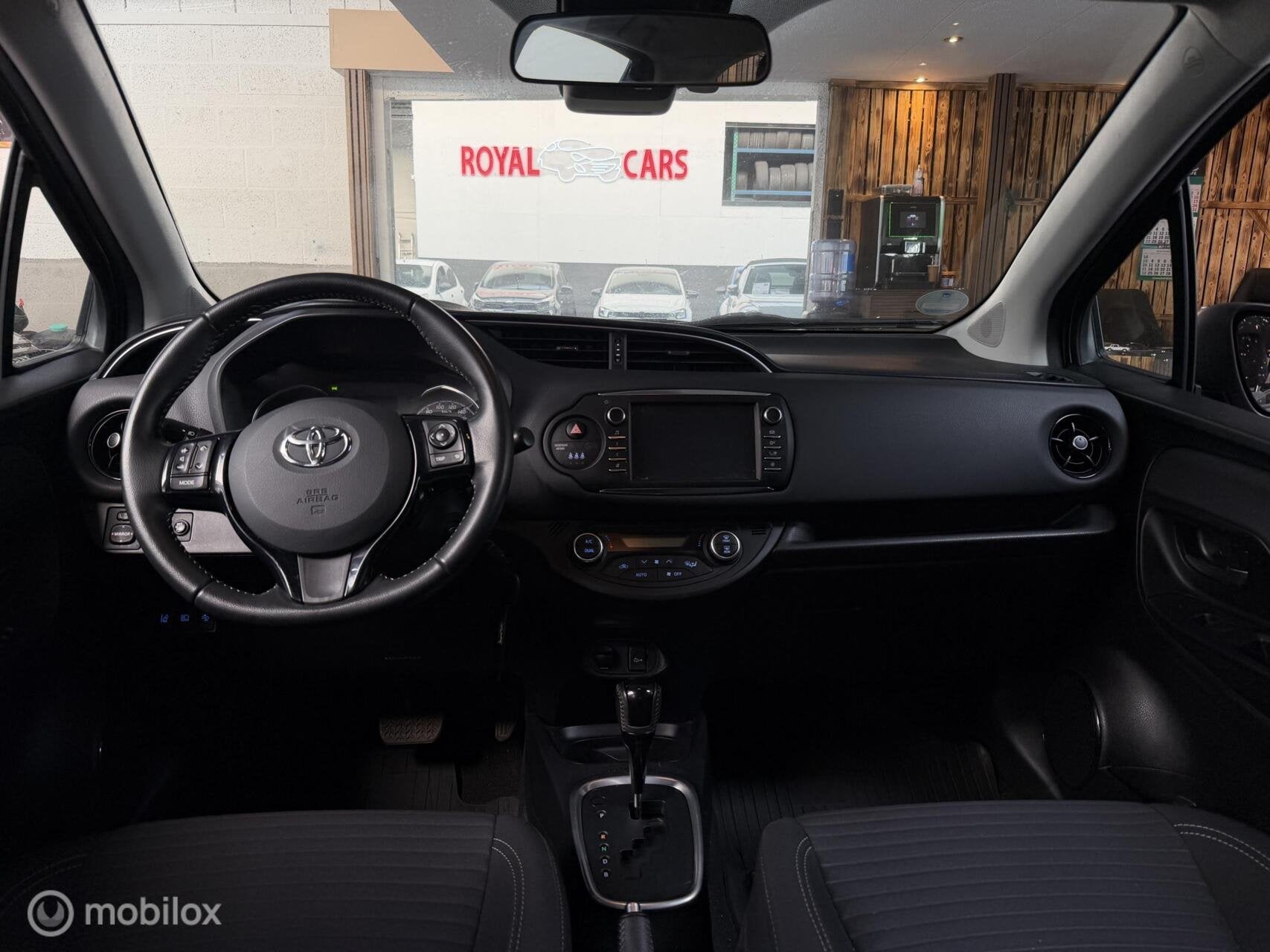 Toyota Yaris 1.5 Hybrid Executive|Navi| Top Conditie, Gebruikt, Verwarmde buitenspiegels, 4 cilinders, Bedrijf