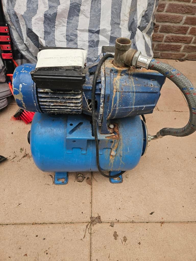Gebruikte Hydrofoorpomp - Ideaal voor tuinirrigatie, Tuin en Terras, Waterpompen, Ophalen of Verzenden, Gebruikt, Elektrisch, Hydrofoorpomp