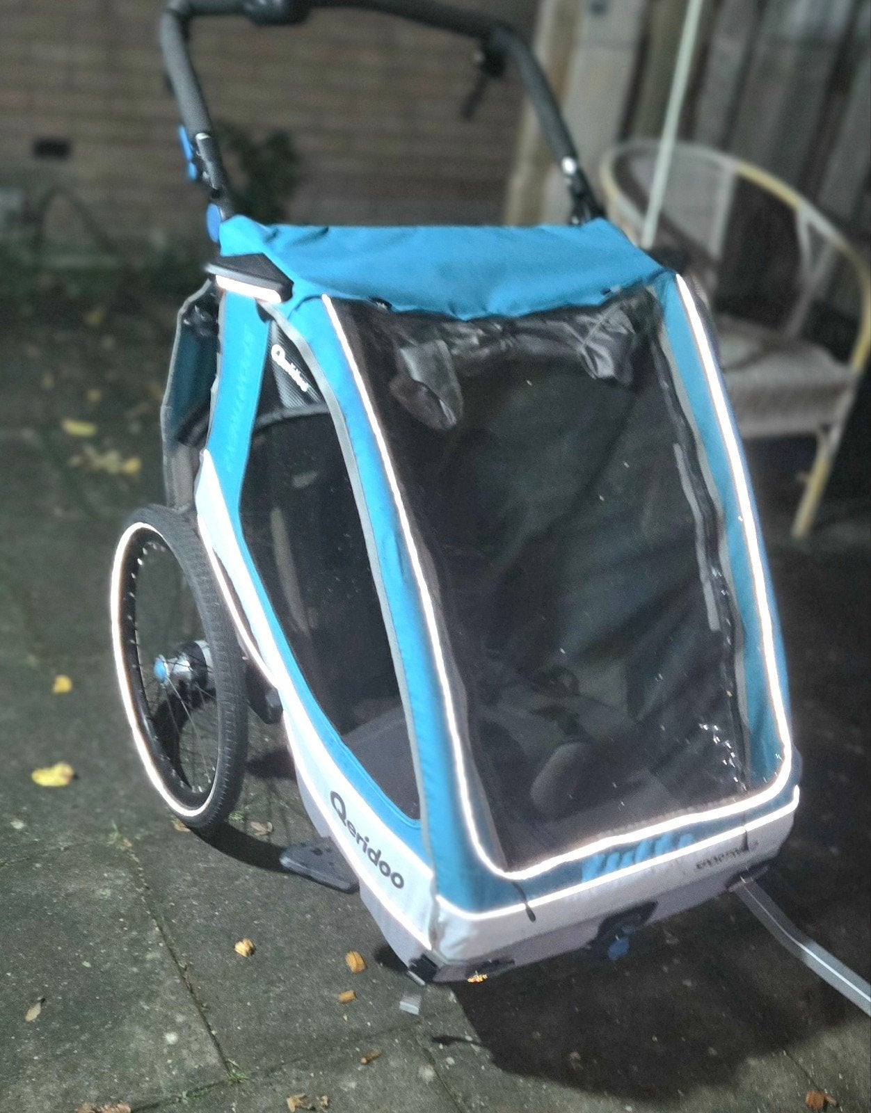 Qeridoo Kidgoo 2 Kinderfietskar - Blauw/Grijs, Ophalen, Zo goed als nieuw, 80 kg of meer, Opvouwbaar