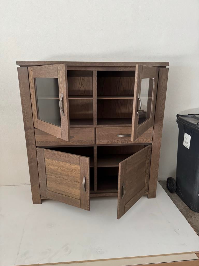 Stijlvolle houten dressoir met glazen deuren, Huis en Inrichting, Kasten | Overige, Zo goed als nieuw, Ophalen of Verzenden