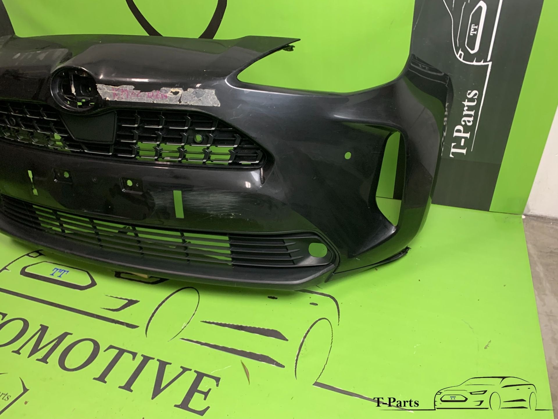 toyota yaris cross voorbumper bumper PDC, Info@fabrikant.eu, Ophalen of Verzenden, Toyota, Bumper