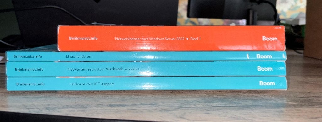 BrinkmanICT Boeken MBO ICT (Windows Server, Linux, enz), Ophalen of Verzenden, Gelezen, VMBO, Informatica en Computer