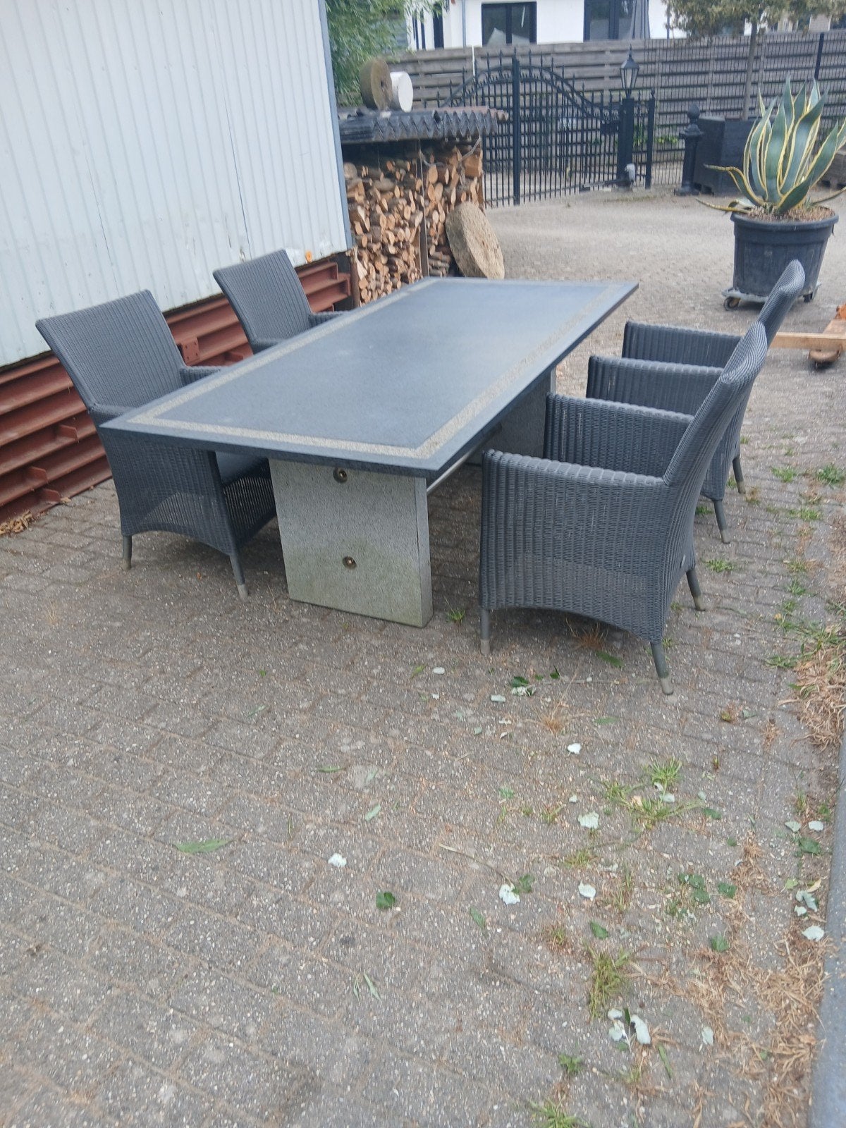 Granieten tuintafel met stoelen, Ophalen, Gebruikt, Overige materialen
