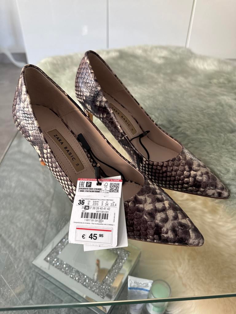 Nieuwe Zara Leren Pumps - Slangenprint, Ophalen of Verzenden, Nieuw, Pumps