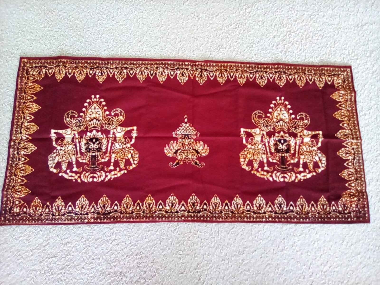 Batik lopertje / kleedje bordeaux 90 x 42 cm, Indonesië, Ophalen of Verzenden, Overige typen, Textiel