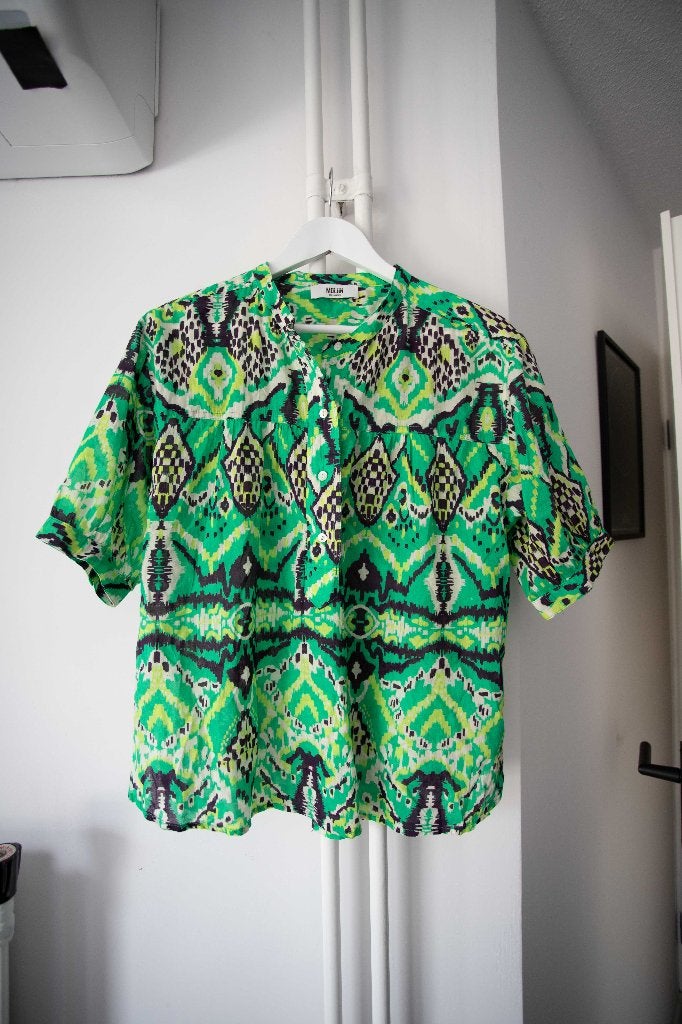 Groene blouse met korte mouwen en patroon Moliin maat L, Moliin, Maat 42/44 (L), Ophalen of Verzenden, Gedragen