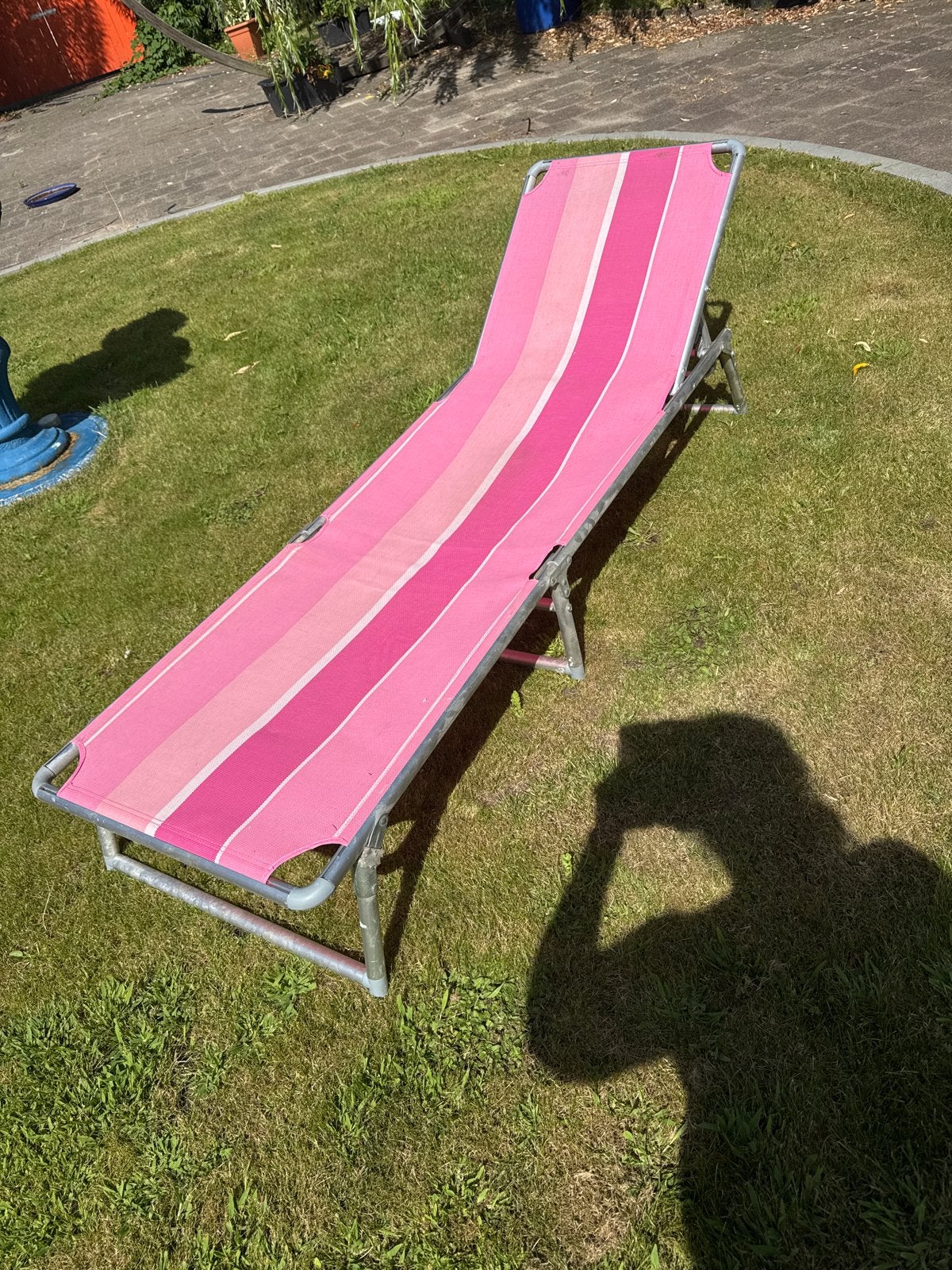 Roze verstelbaar ligbed/strandstoel, Ophalen, Zo goed als nieuw, Aluminium, Inklapbaar