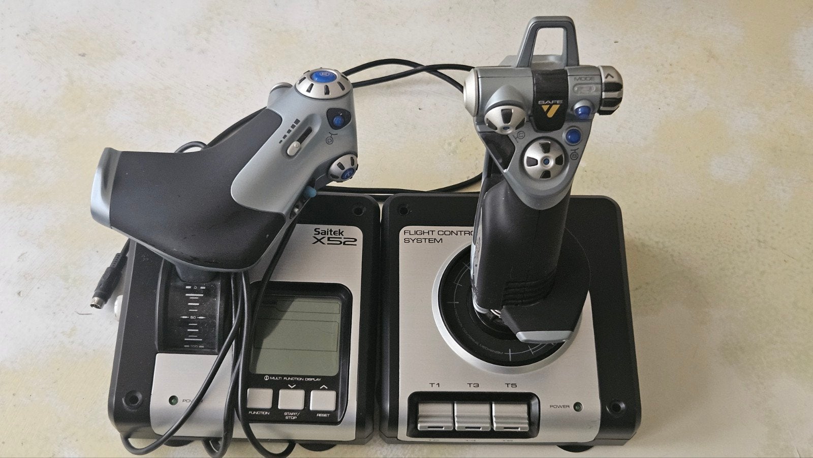 Saitek X52 Flight Control System - Joystick & Throttle, Spelcomputers en Games, Ophalen of Verzenden, Gebruikt