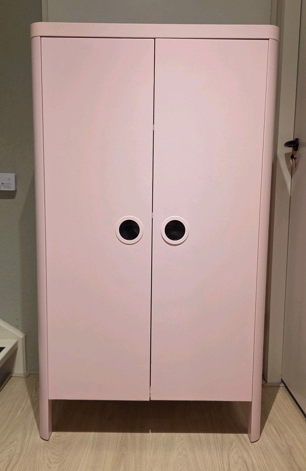 Kledingkast IKEA BUSUNGE roze, Ophalen, Met deur(en), 100 tot 150 cm, 50 tot 100 cm