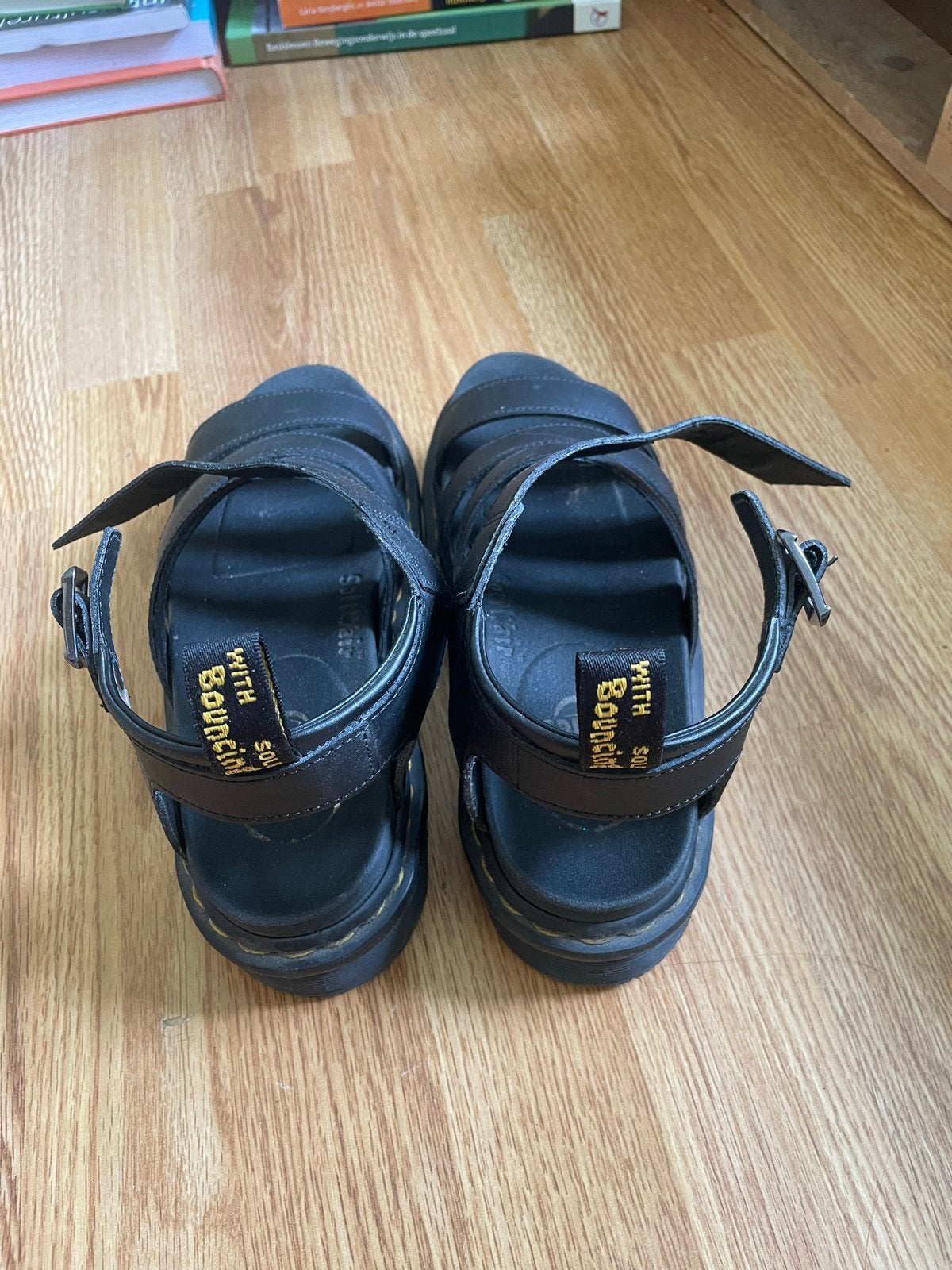Dr. Martens sandalen - Zo goed als nieuw, Kleding | Dames, Schoenen, Ophalen, Zo goed als nieuw, Zwart, Sandalen of Muiltjes