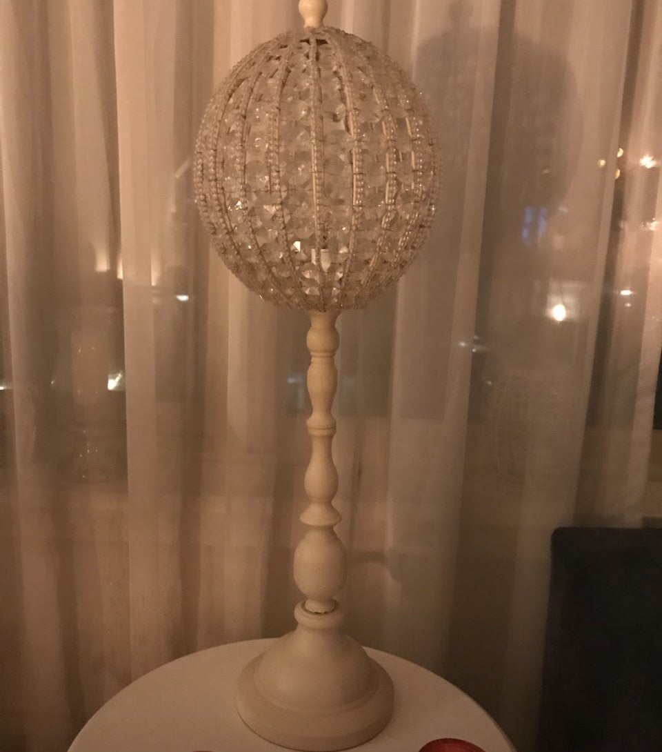 Elegante staande lamp met kristallen bol, Ophalen, Wit, Zo goed als nieuw, Hout