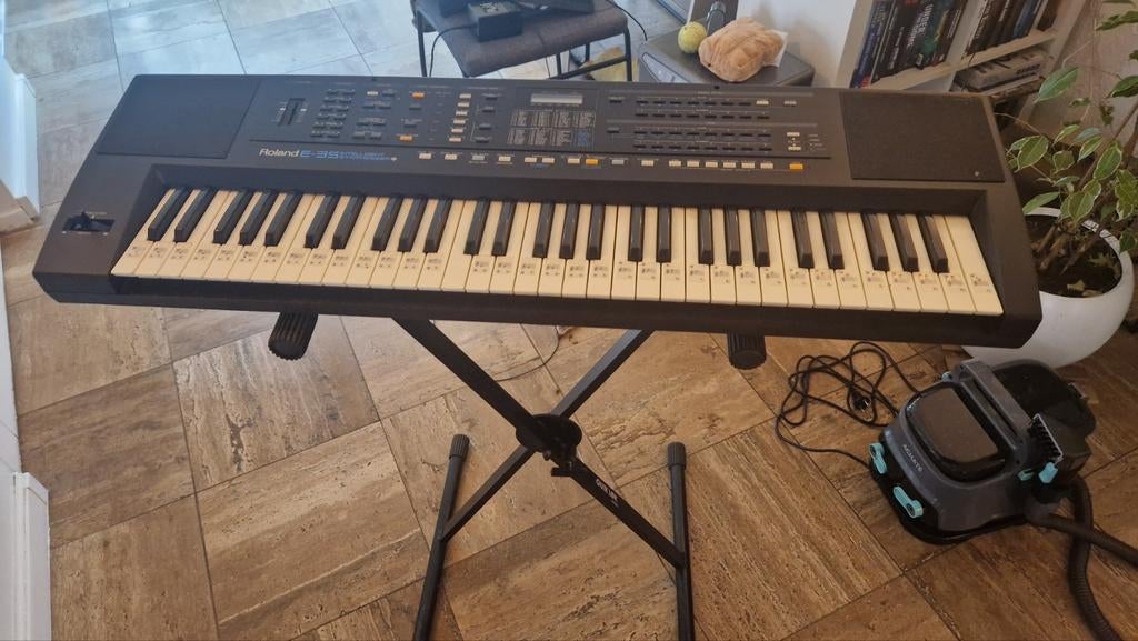 Roland E35 keyboard + toebehoren, Ophalen, Gebruikt, 61 toetsen, Roland