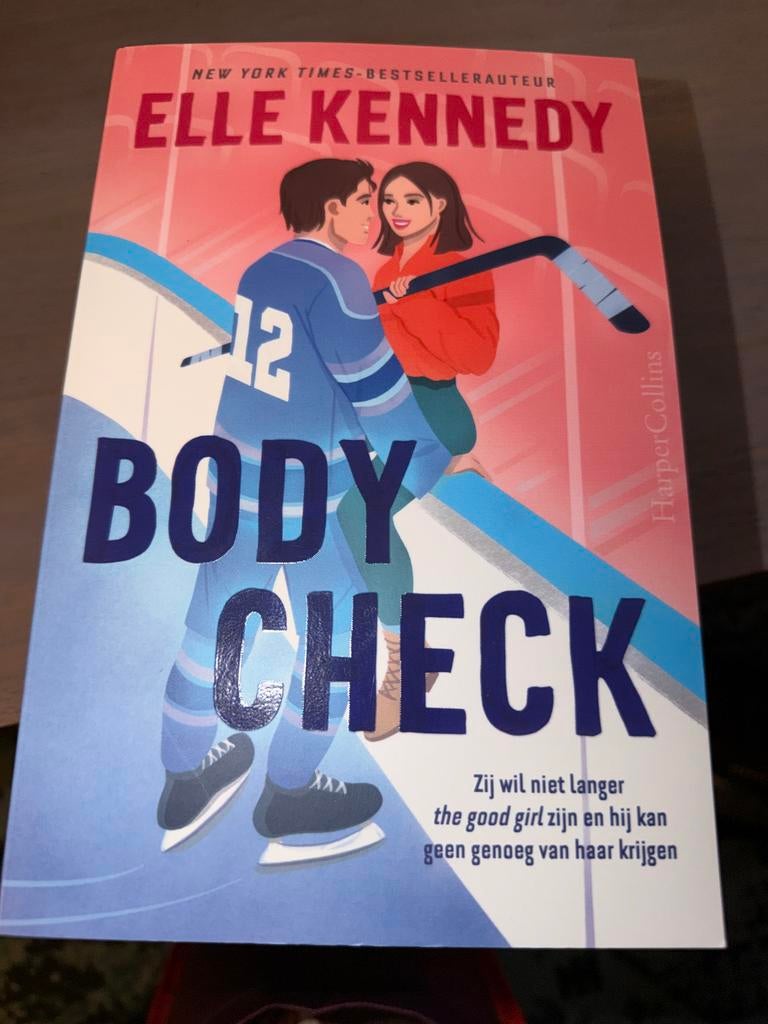 WK4.   Elle Kennedy - Body Check, Boeken, Ophalen of Verzenden, Zo goed als nieuw, Elle Kennedy