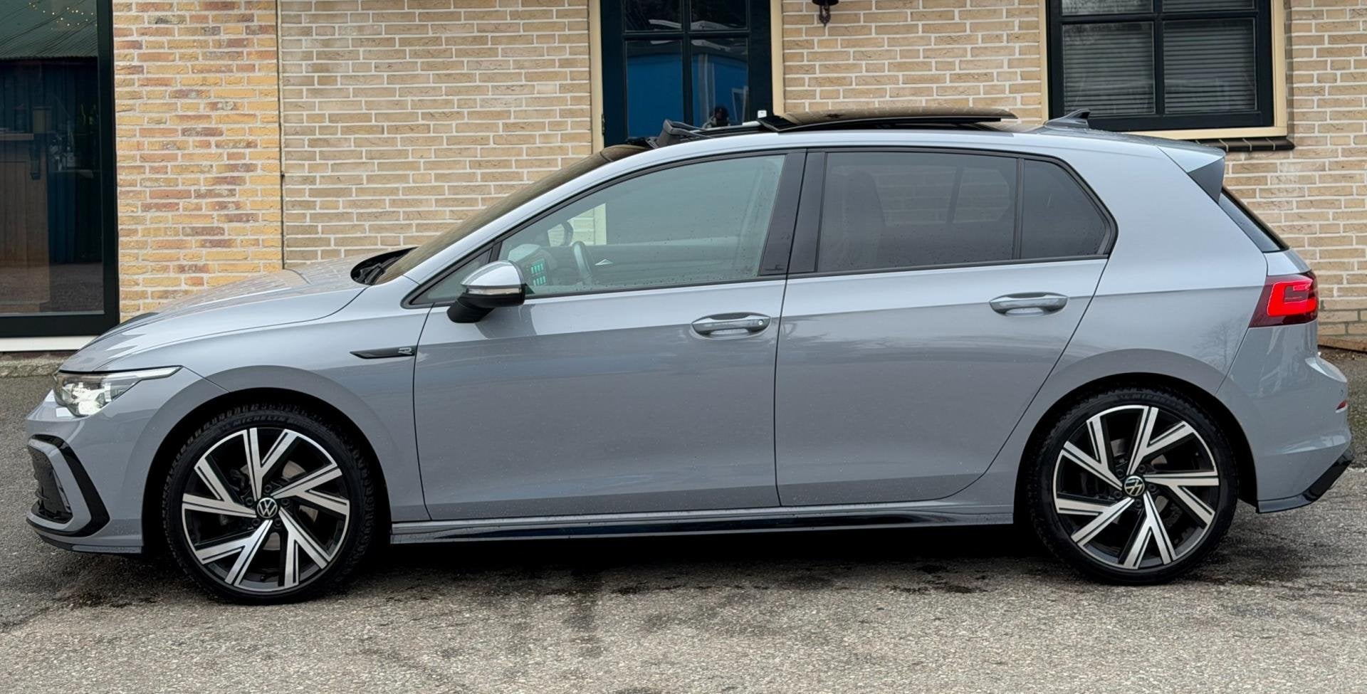 Volkswagen Golf 2.0 TDI R-Line | PANO | CAMERA| HEAD UP|ACC, Auto's, Dealer onderhouden, Gebruikt, Euro 6, 4 cilinders