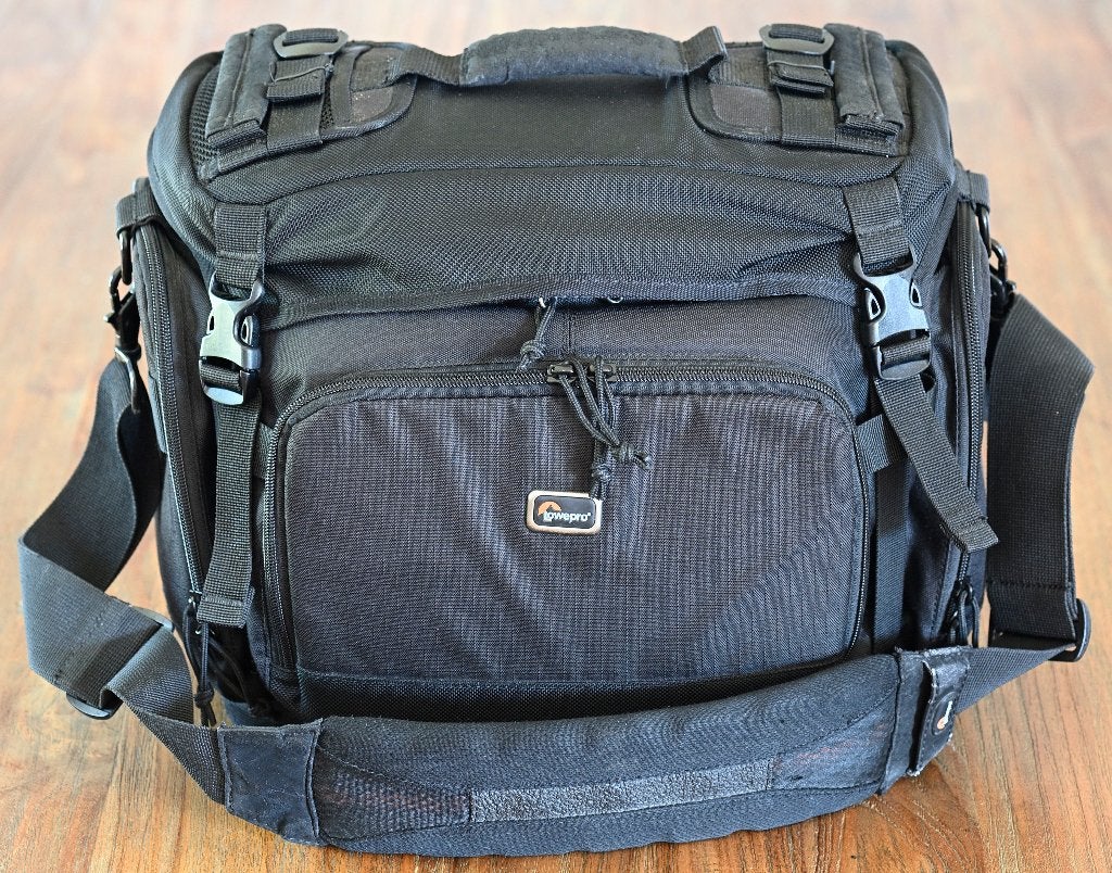 LowePro Magnum200AW fotototas, Ophalen, Zijvakken, Zwart, Schoudertas