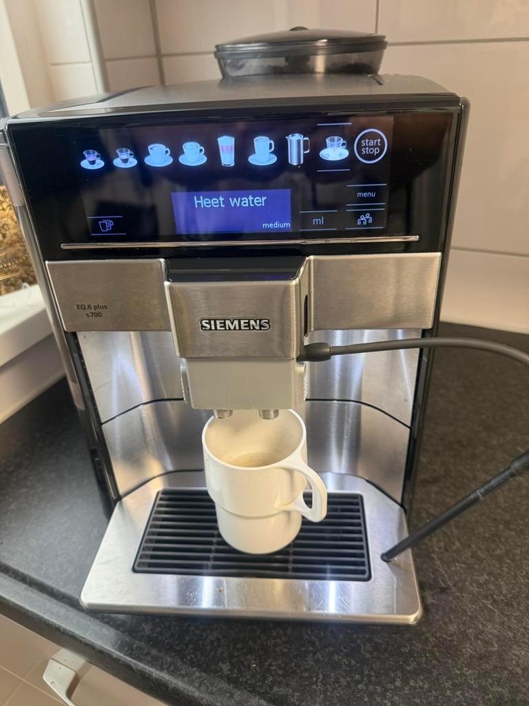 Siemens EQ6 Plus s700, Espresso apparaat, Ophalen of Verzenden, Zo goed als nieuw, 2 tot 4 kopjes