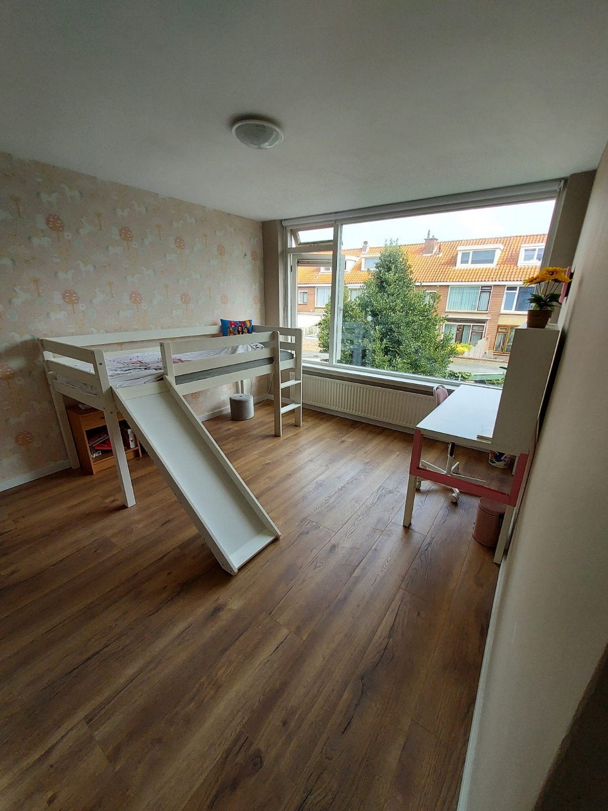 Bed hoogslaper halfhoogslaper met glijbaan, Kinderen en Baby's, Kinderkamer | Stapelbedden en Hoogslapers, Ophalen, Gebruikt, Halfhoogslaper